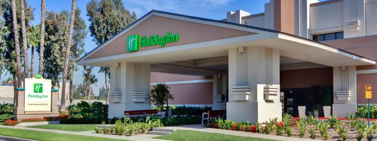 Holiday Inn & Suites Anaheim in Anaheim, California