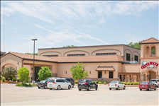 Ramada by Wyndham Des Moines Tropics Resort & Conference Center - Urbandale, IA