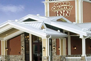 Grand Country Inn/ Indoor & Outdoor Water Park in Branson, Missouri