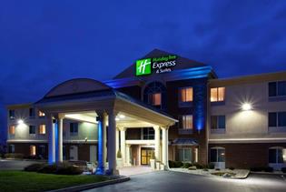 Holiday Inn Express and Suites Cincinnati - Blue Ash in Blue Ash, Ohio