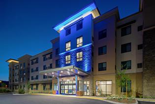 Holiday Inn Express and Suites Valencia - Santa Clarita in Valencia, California