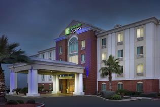 Holiday Inn Express & Suites San Antonio-West-SeaWorld Area in San Antonio, Texas