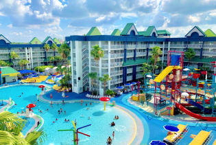 Holiday Inn Resort Orlando Suites Waterpark in Orlando, Florida