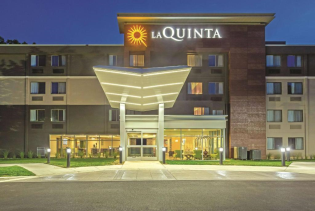 La Quinta Inn & Suites by Wyndham Columbia / Fort Meade in Jessup, Maryland