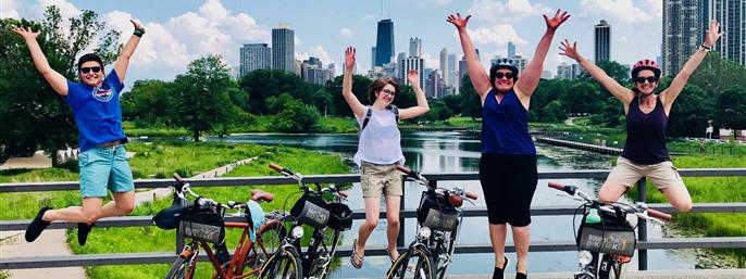  Chicago's Lakefront Neighborhoods Bicycle Tour in Chicago, Illinois