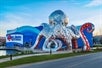 An exterior picture of the Octopus Sculpture at the Aquarium at the Boardwalk in Branson, Missouri.