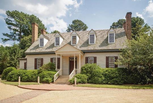 Colonial house hotel exterior featuring classic architecture and historic details.