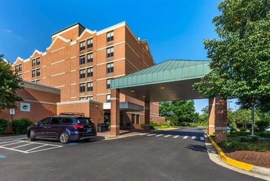 Hotel exterior and main entrance.