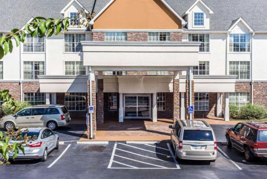 Hotel - exterior at Comfort Inn & Suites Ballpark Area, GA.