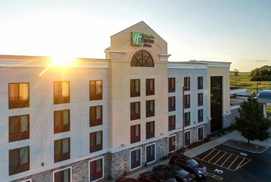 A welcoming hotel exterior.