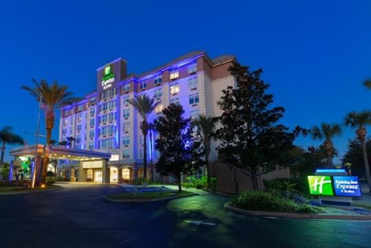 Holiday Inn Express & Suites Orlando S Lake Buena Vista