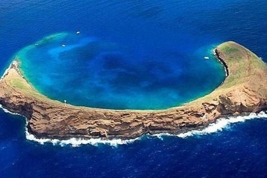 See the beauty of Molokini Snorkel Landscape