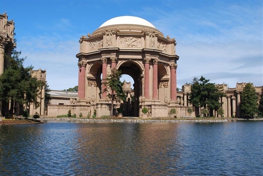 Outside the Palace of Fine Arts - San Francisco City Tour