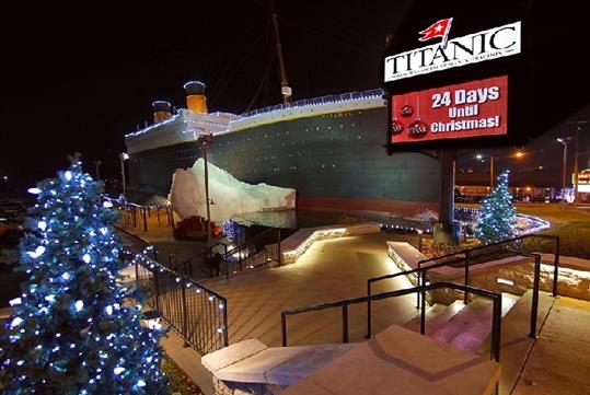 Holiday lights at Titanic Museum Attraction Branson.
