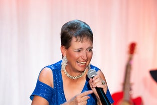 A Tribute to the Music of Reba and Other Great Female Superstars in Pigeon Forge, Tennessee