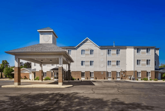 Exterior - Best Western Beacon Inn, MI.