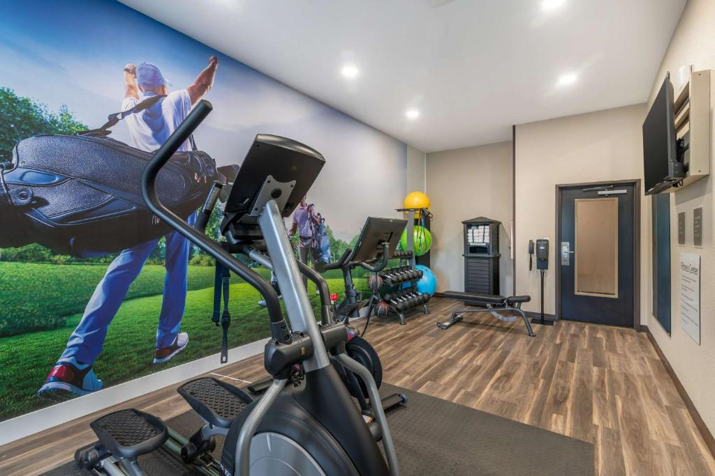 Recharge in the fitness center.