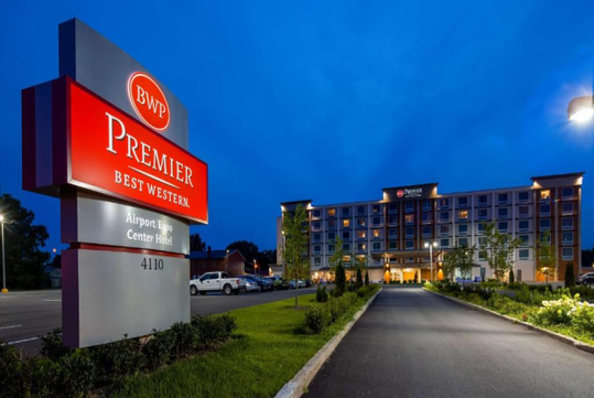Exterior at Best Western Premier Airport/Expo Centre Hotel, KY.