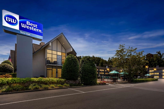 The hotel's exterior, complemented by the hotel logo.