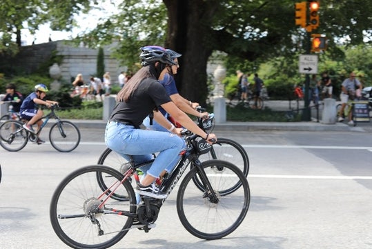 Biking along Central Park on the Best of New York e-Bike Tour.