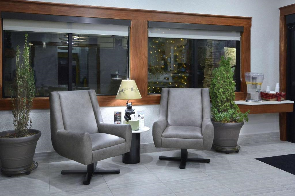 Lobby lounge area