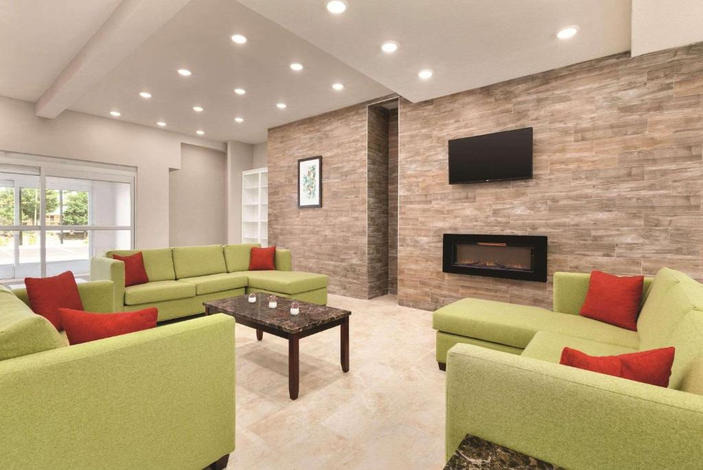 Lobby area with ample seating and a comfortable sofas
