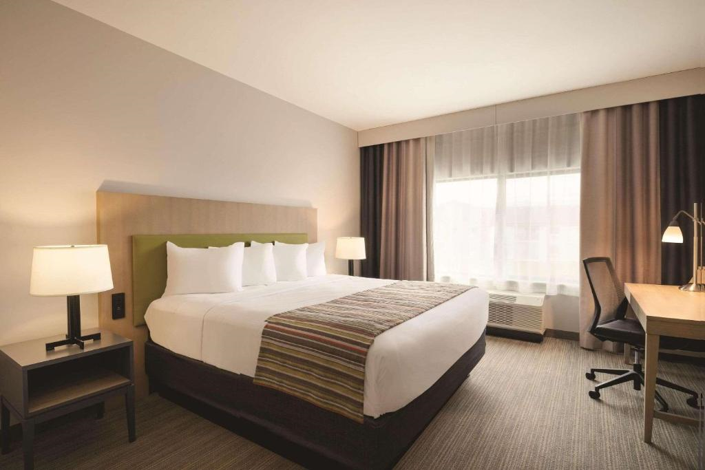 Country Inn & Suites by Radisson, Page, AZ - Near Antelope Canyon