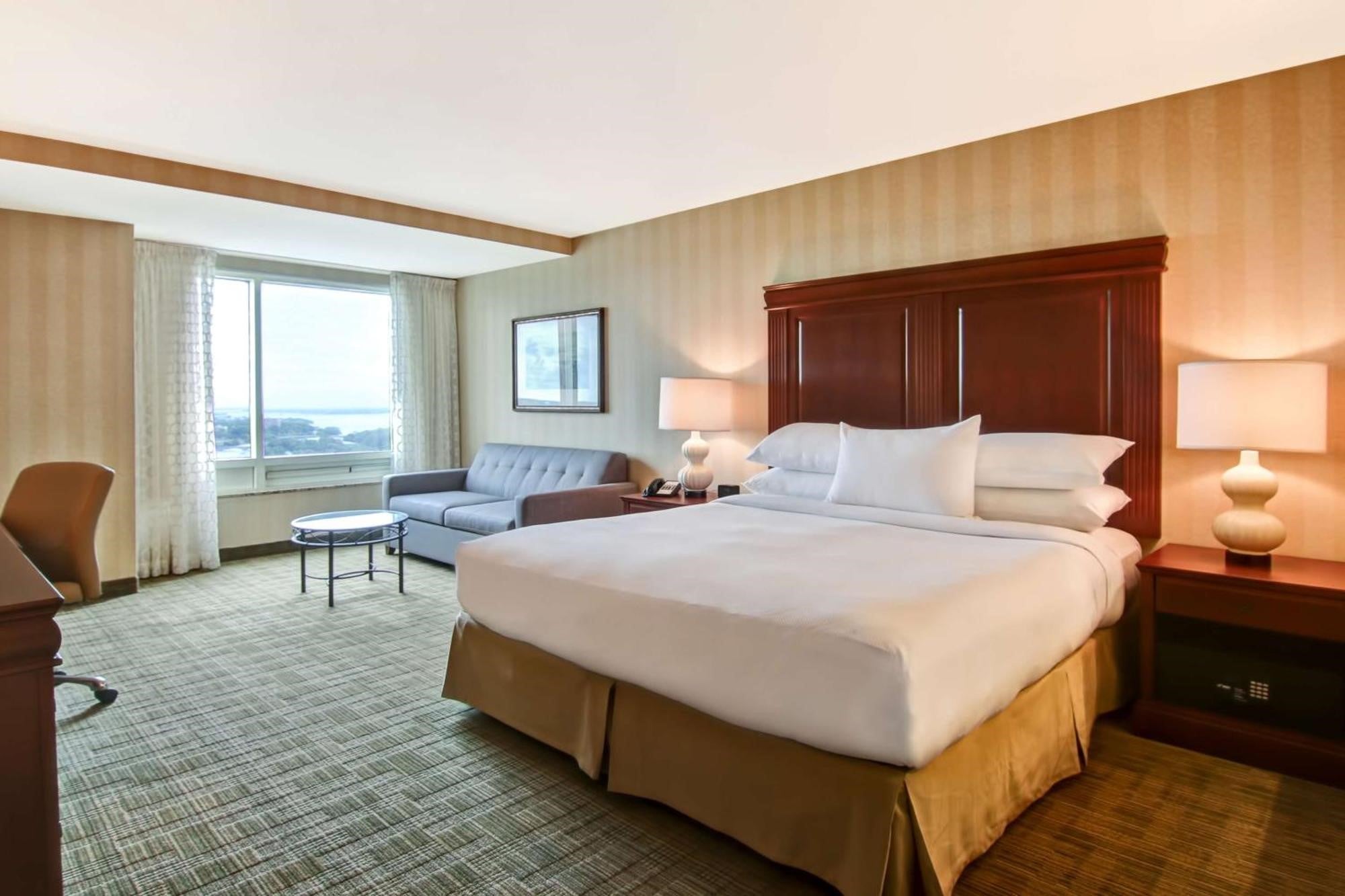 DoubleTree Fallsview Resort & Spa, Niagara Falls, Ontario