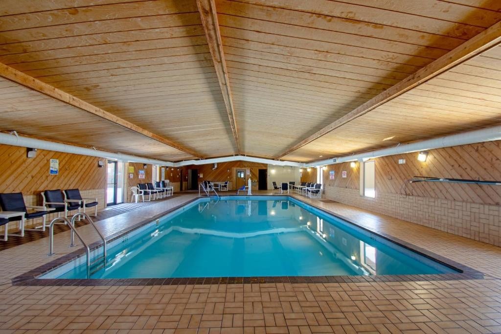 Econo Lodge Inn & Suites Wisconsin Dells