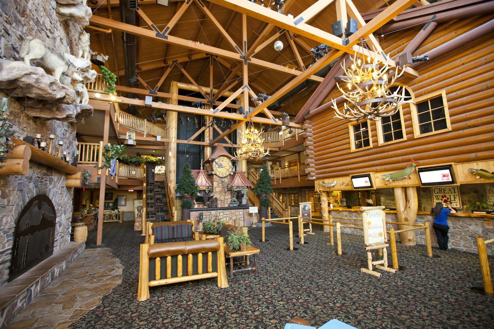 Woodland-themed lobby and front desk.