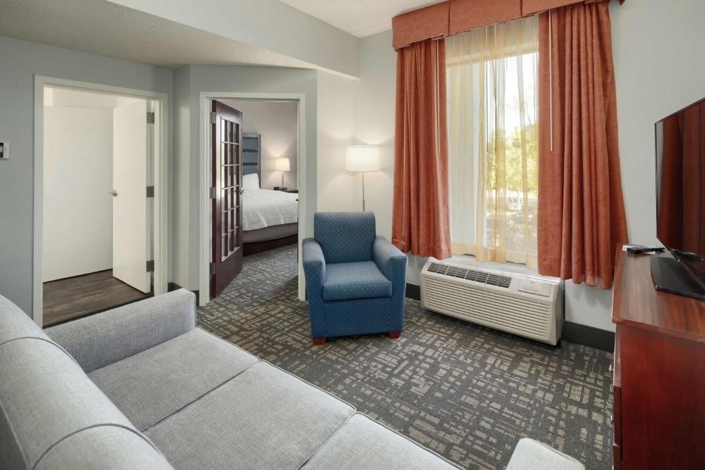 Hampton Inn Louisville-Northeast KY - Comfortable Stay Near I-265