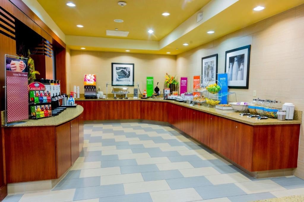 Hampton Inn Riverside/Corona East