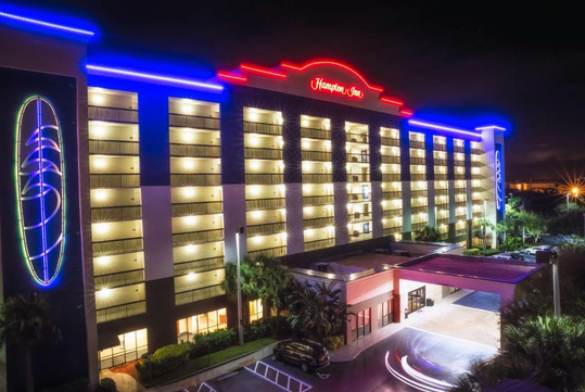 Hotel exterior view and main entrance.