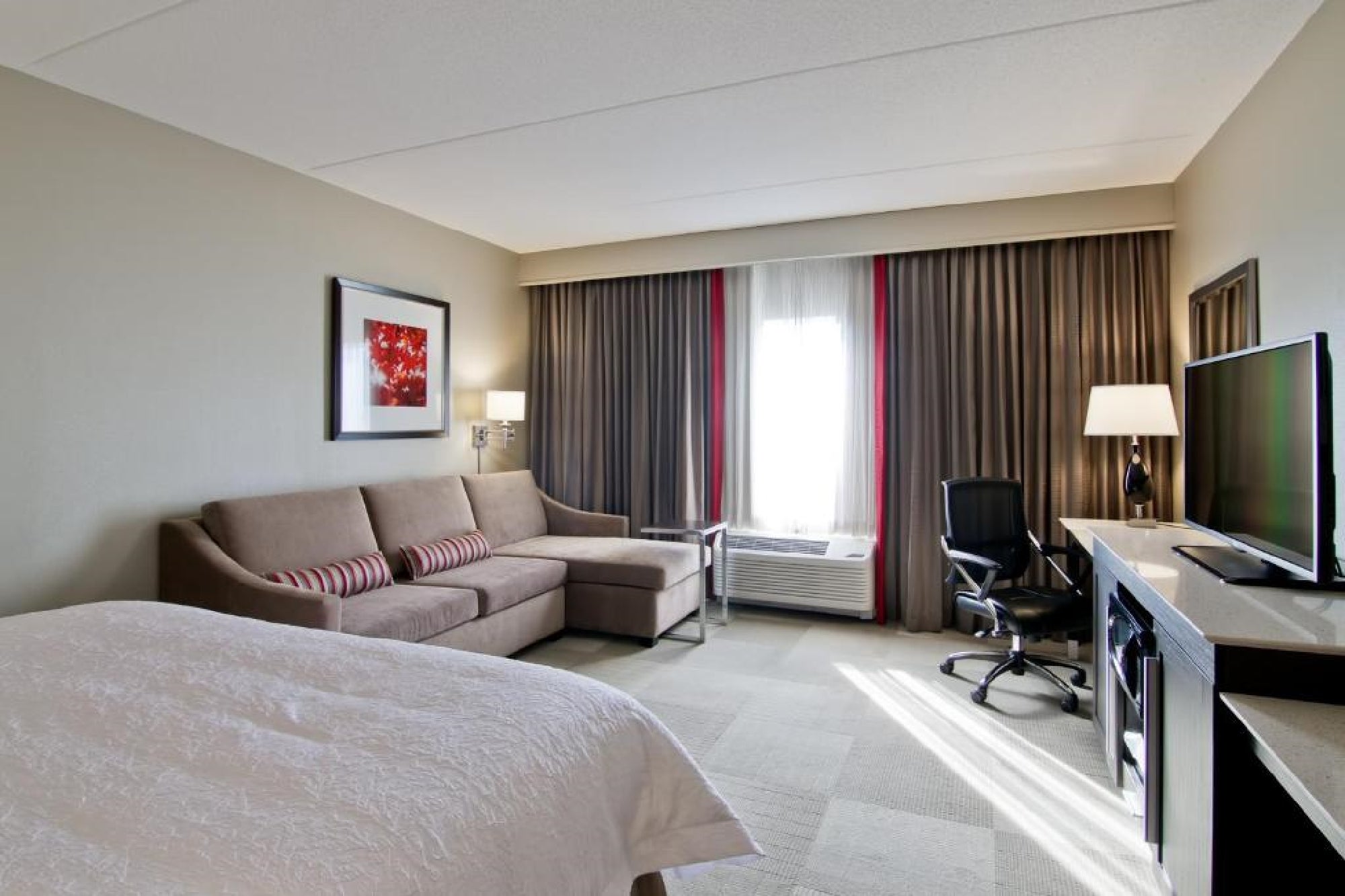 Hampton Inn and Suites Toronto Markham