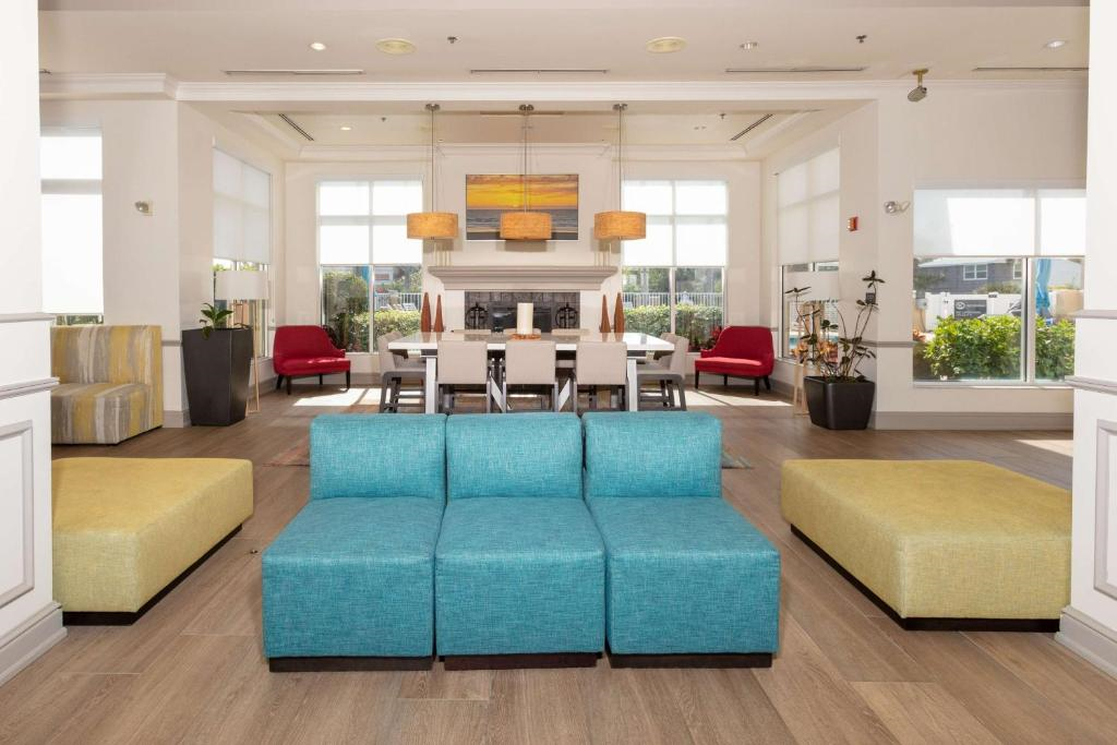 Relax in the inviting ambiance of the lobby.