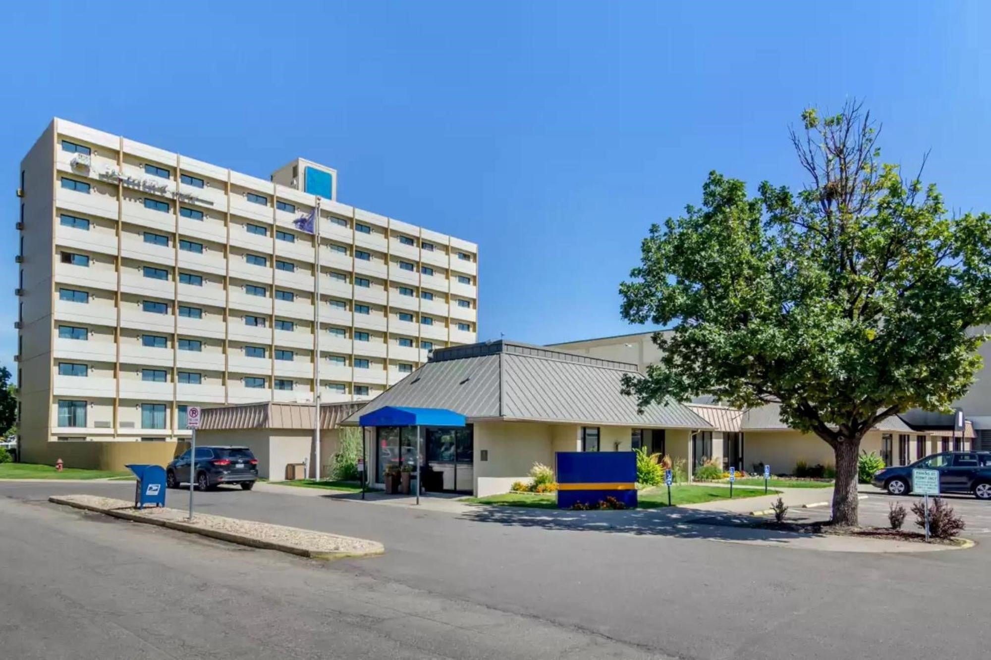 Holiday Inn Express Denver – Free Breakfast & Pet-Friendly Hotel