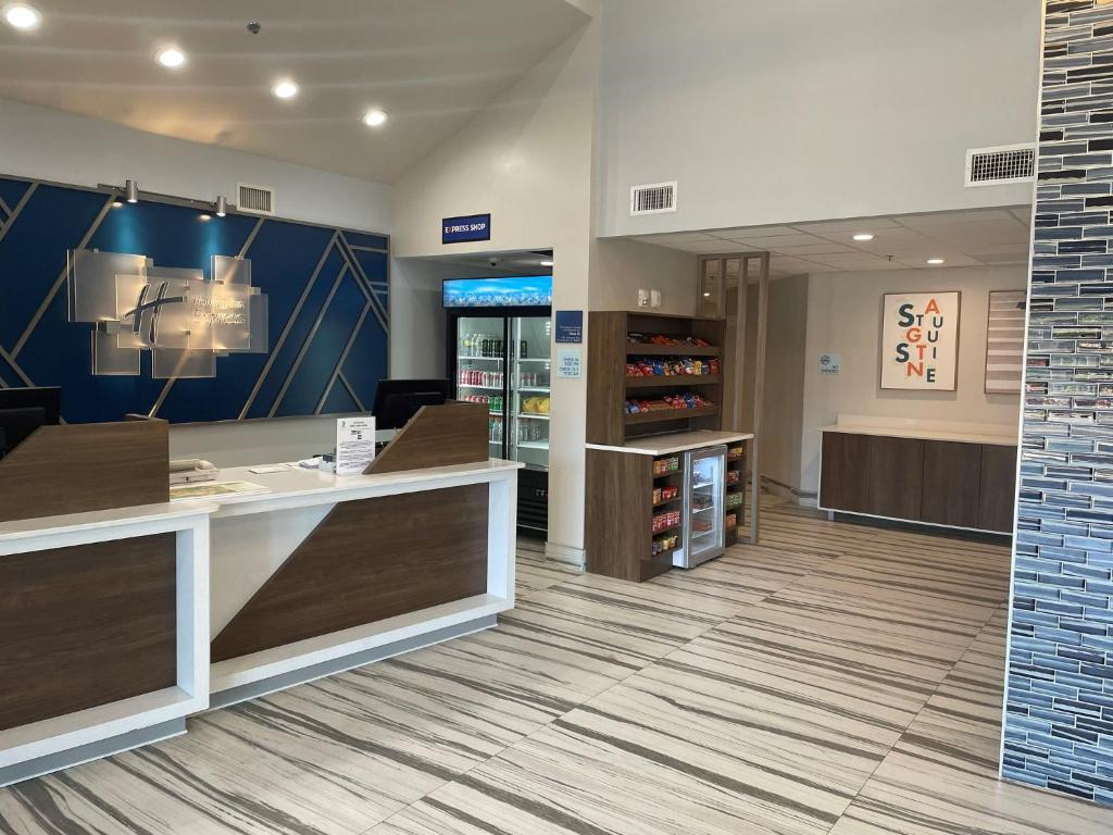 Front desk and an onsite snack shop