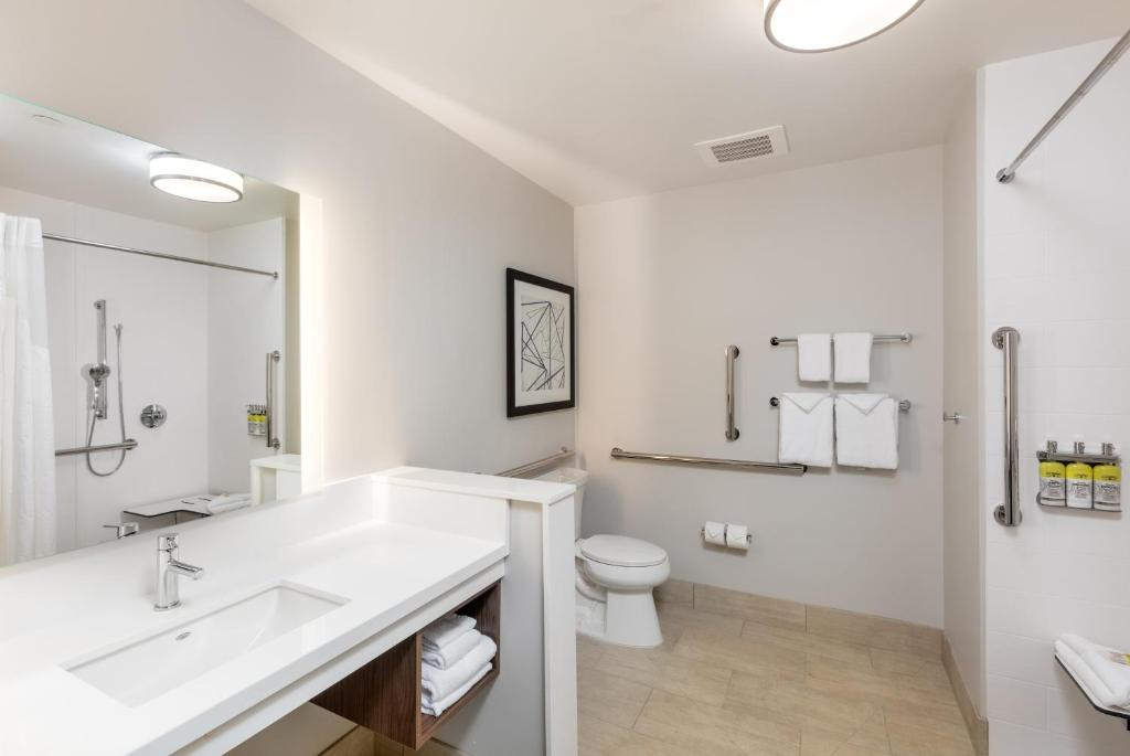 Holiday Inn Express & Suites - Moreno Valley - Riverside
