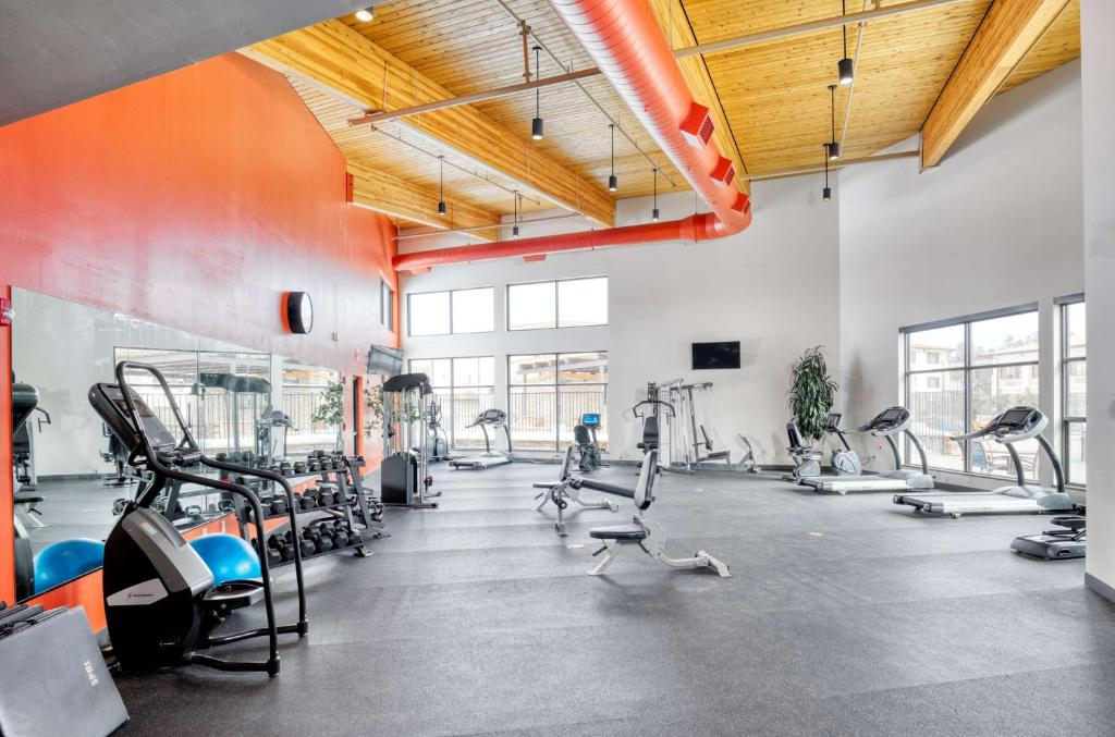 Maintain your routine in the well-equipped fitness center.