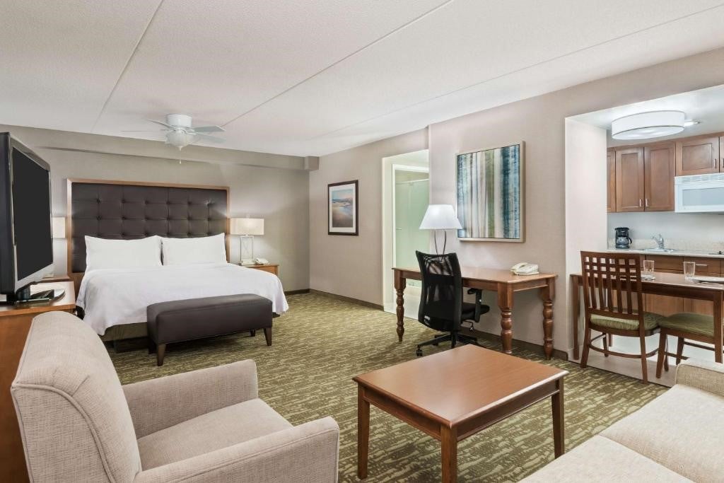 Homewood Suites Holyoke - Hotel with Full Kitchens