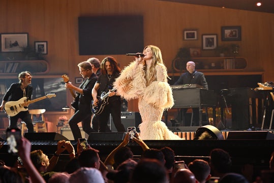 Unforgettable nights at Kelly Clarkson’s hit Las Vegas residency.