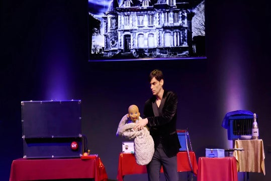 See the Lioz the  Master of Comedy live in Vegas.