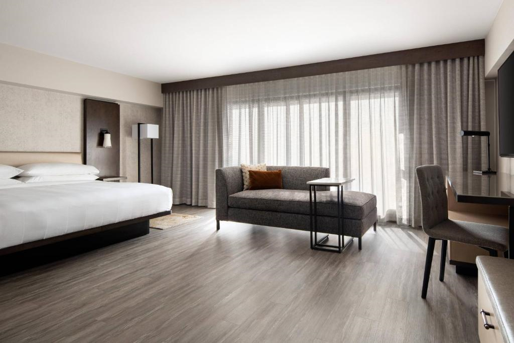Marriott Riverside at the Convention Center - Downtown Riverside Hotel
