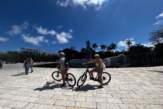 Couple renting bikes at Unlimited Biking