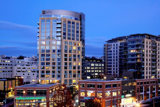 Beautiful landscaped hotel exterior.