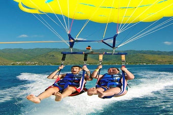 Parasailing Oahu - SeaBreeze Watersports in Honolulu, Hawaii