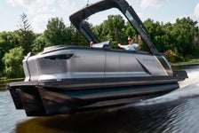 Clermont Pontoon Boat Rental on Chain of Lakes in Clermont, Florida