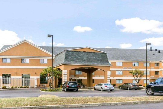 A warm welcome starts at the hotel entrance.