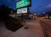 The hotel’s main entrance offers a warm welcome with easy access..