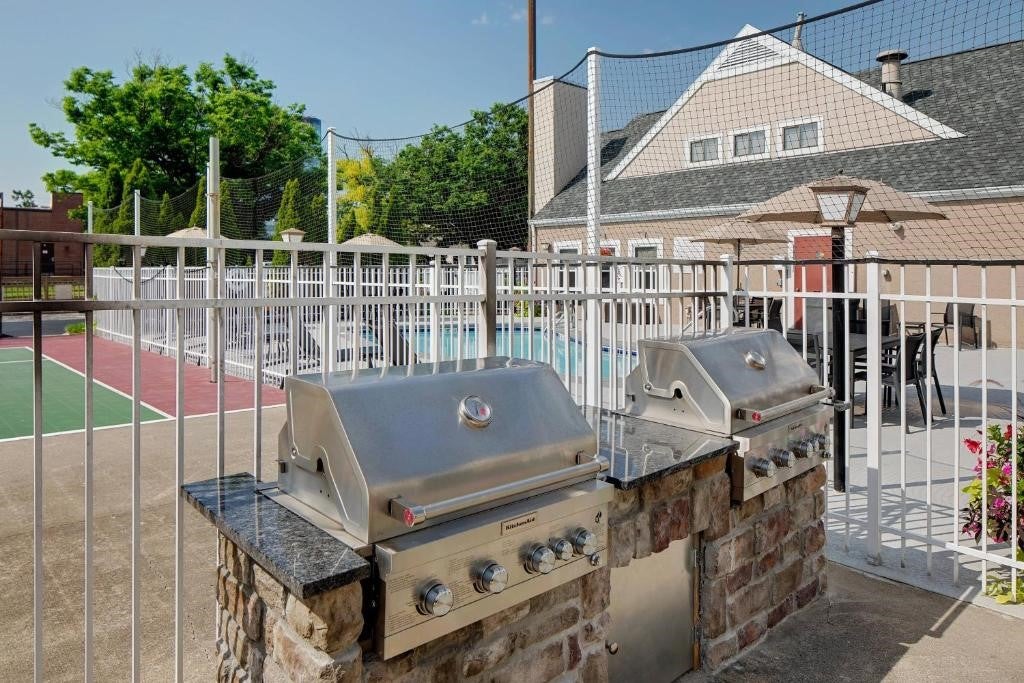 Extended Stay Hotel - Residence Inn by Marriott Louisville East